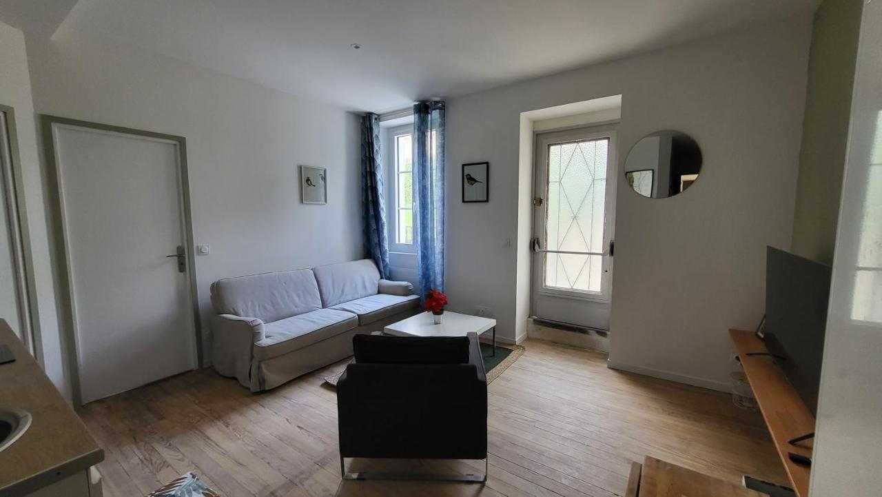 Charmant 2 Pieces Avec Terrasse Proche Centre Ville - Parking Gratuit A Proximite Lourdes Luaran gambar
