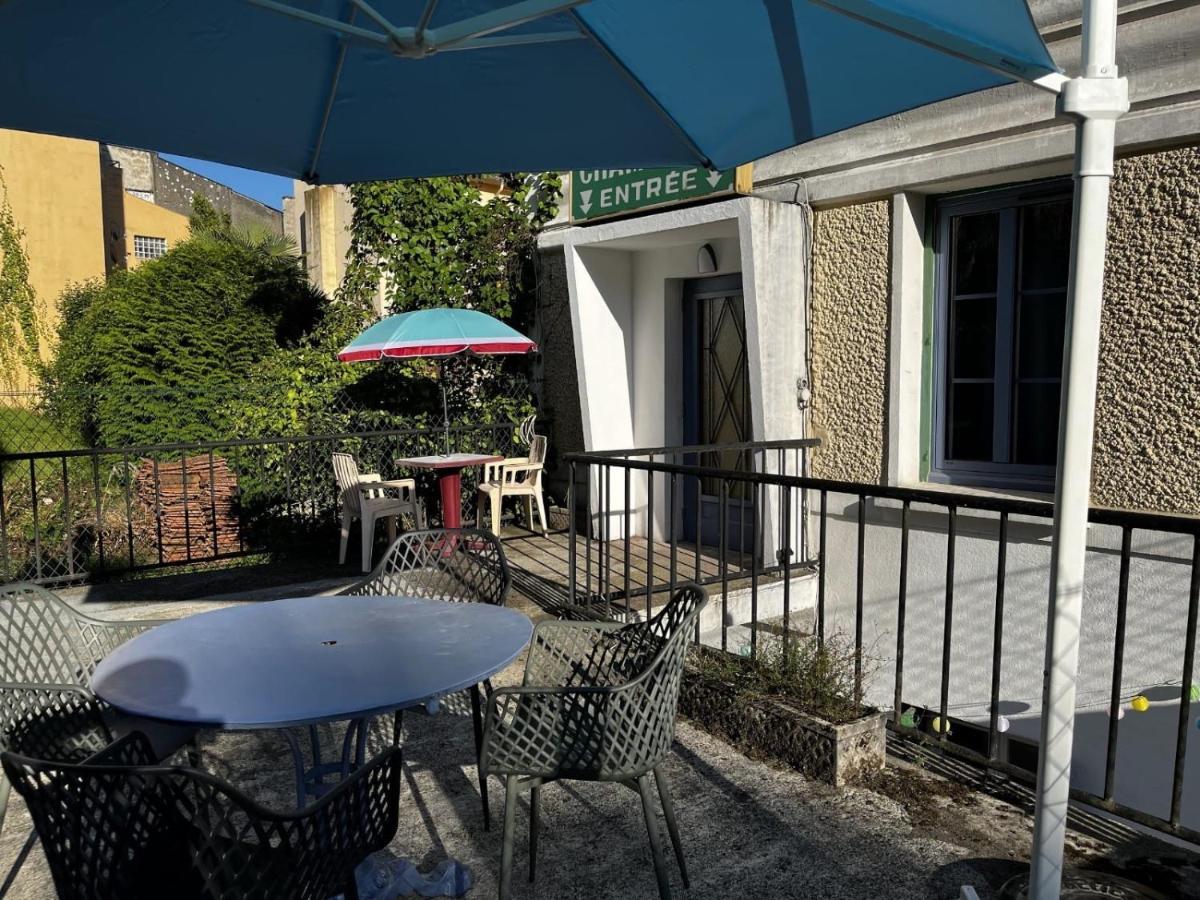 Charmant 2 Pieces Avec Terrasse Proche Centre Ville - Parking Gratuit A Proximite Lourdes Luaran gambar